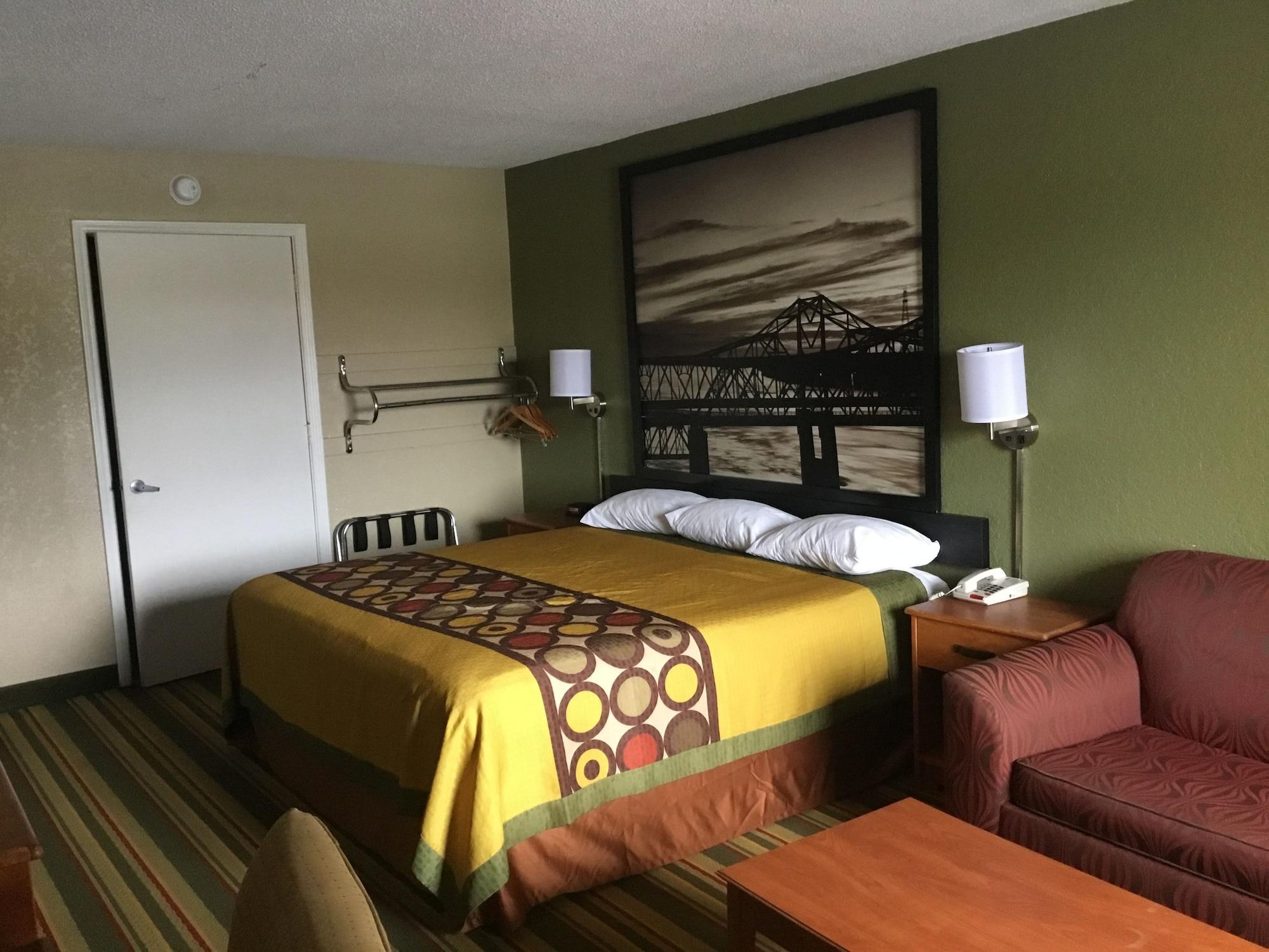 Super 8 By Wyndham Meridian Exterior photo