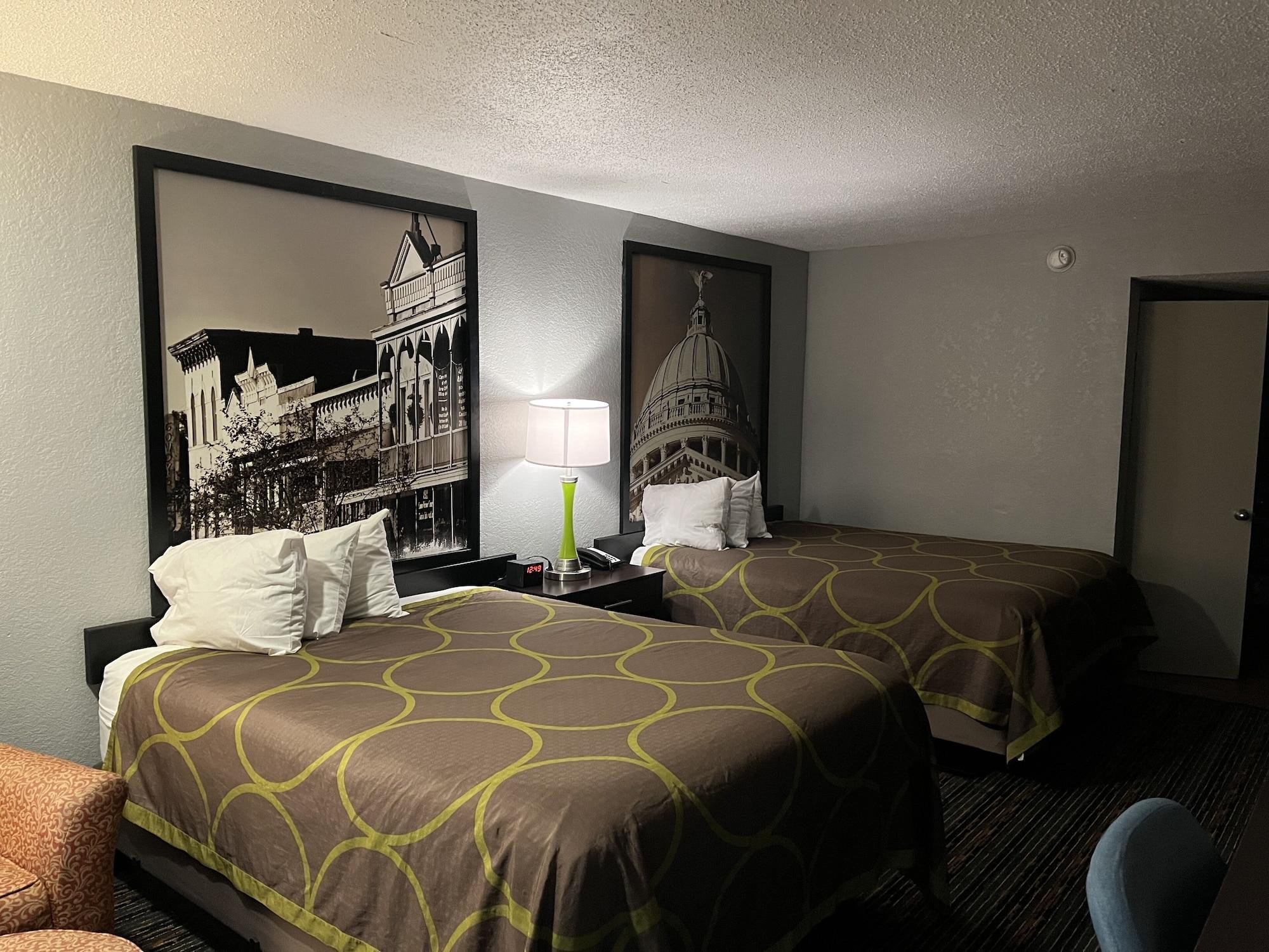 Super 8 By Wyndham Meridian Exterior photo